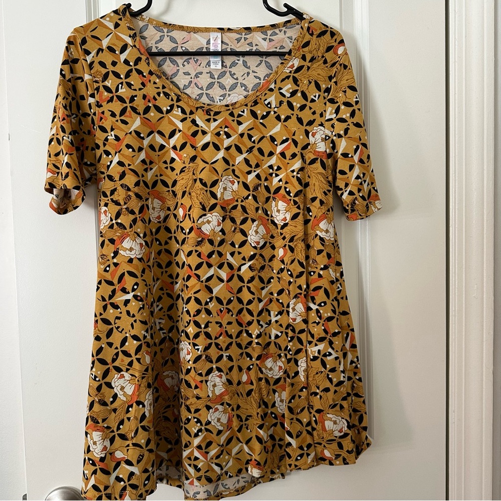 LuLaRoe Beige and Black Patterned Top